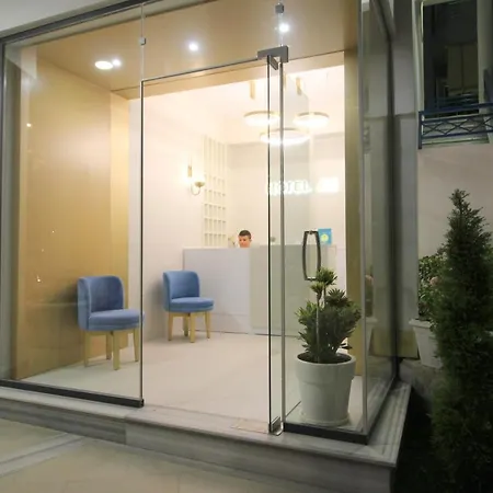 Ari Hotel