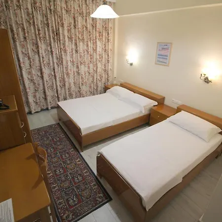Hotel Ari