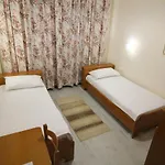 فندق Ari
