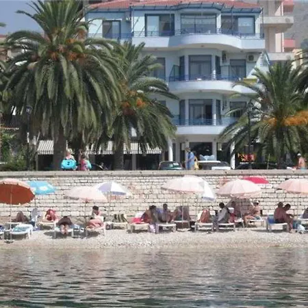 Ξενοδοχείο Ari