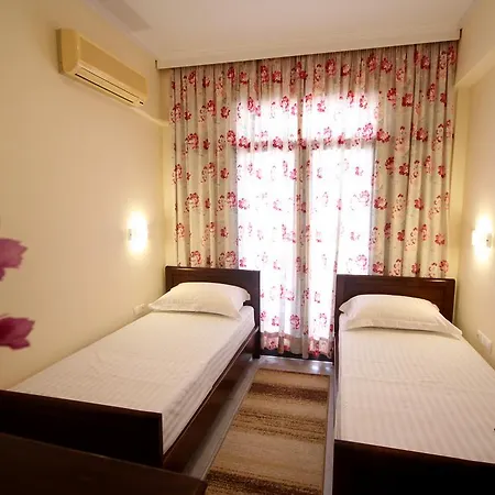 Ari Отель Саранда